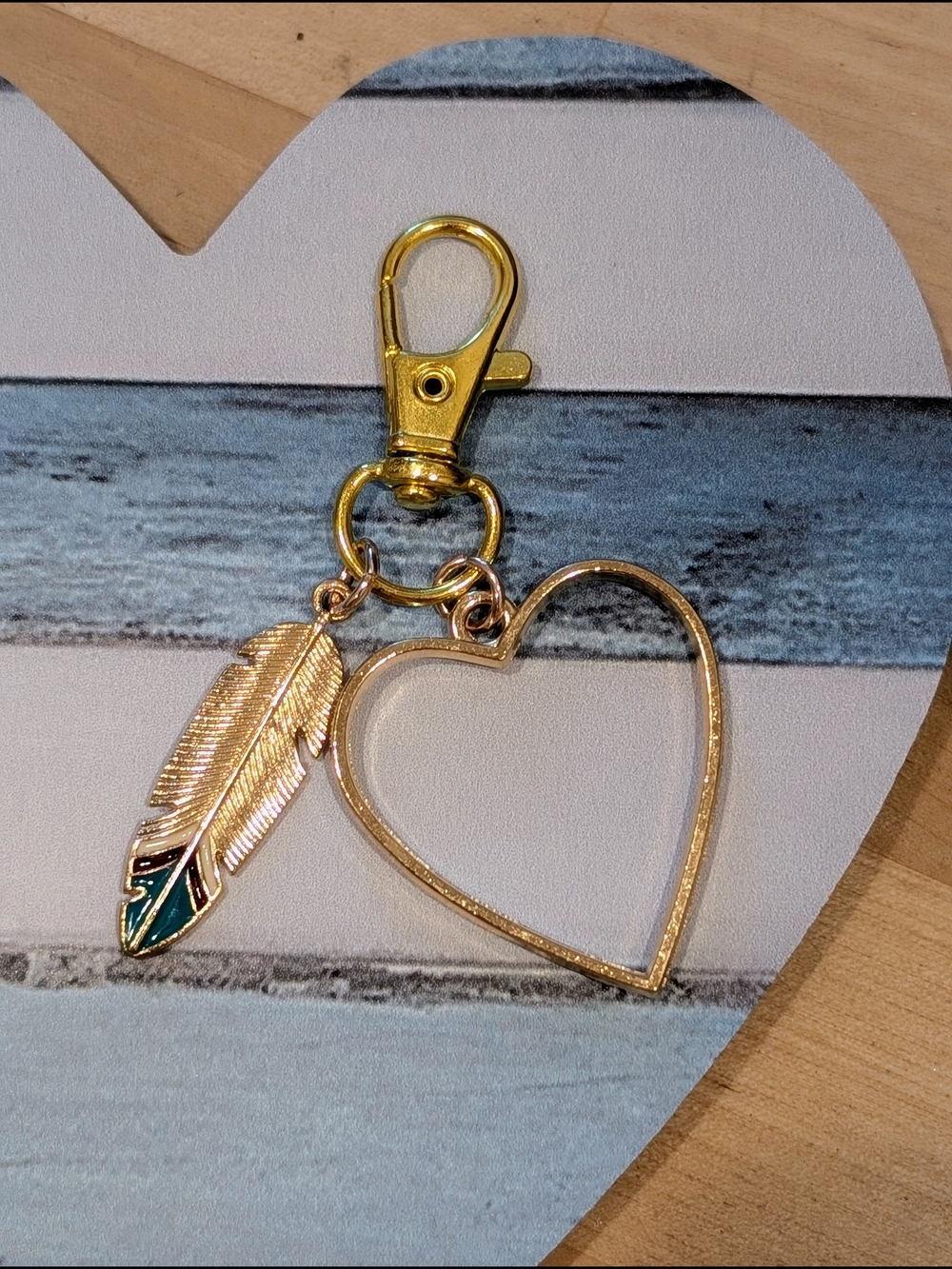 Gold Heart & Feather Keychain Charm - Women's Accessory